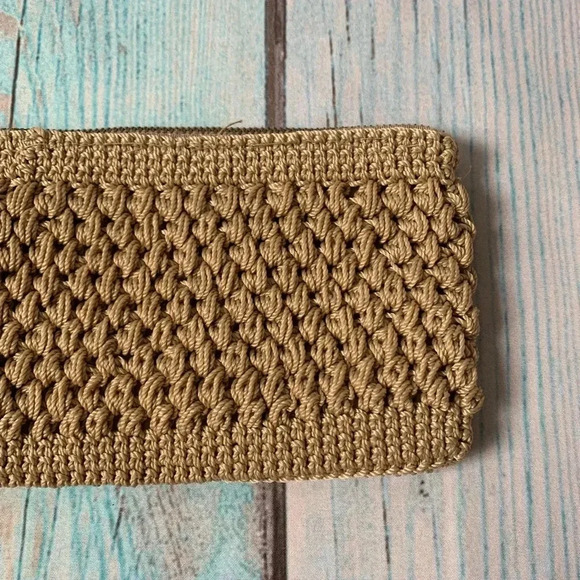 Small wristlet purse/wallet - Picture 3 of 3